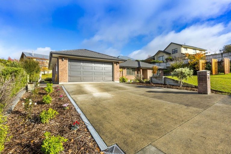 Photo of property in 15 Kirton Drive, Riverstone Terraces, Upper Hutt, 5018