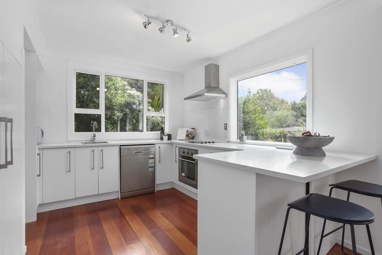 Photo of property in 7 Huia Road, Titirangi, Auckland, 0604