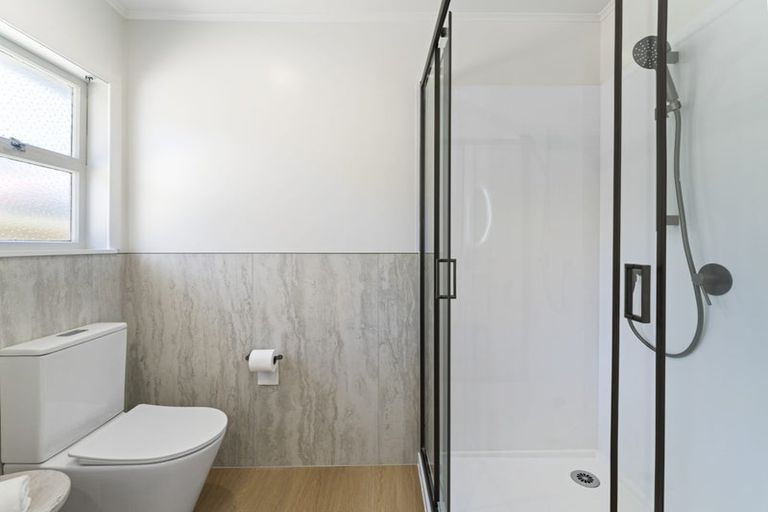 Photo of property in 12 Kiernan Place, Kelston, Auckland, 0602