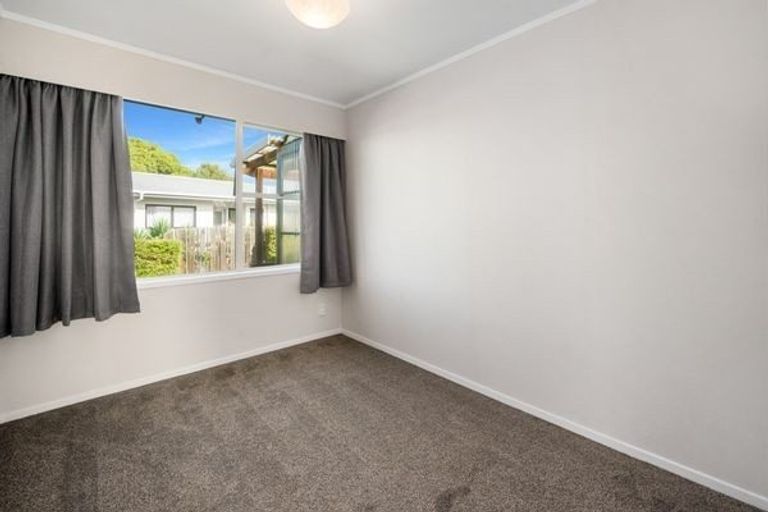 Photo of property in 43 Tennyson Drive, Owhata, Rotorua, 3010