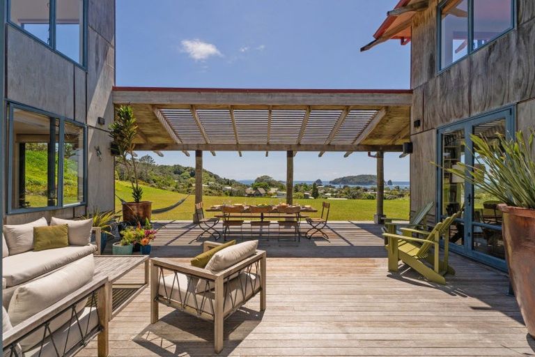 Photo of property in 92 Hahei Beach Road, Hahei, Whitianga, 3591