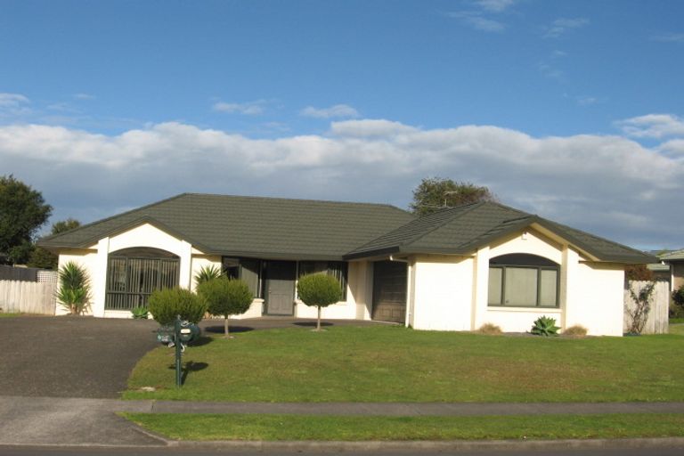 Photo of property in 37 Tington Avenue, Wattle Downs, Auckland, 2103