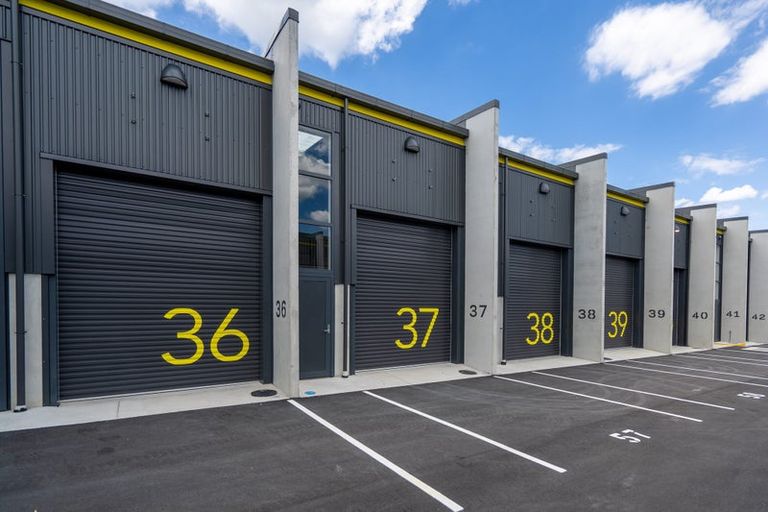 Photo of property in 11 Northside Drive, Waikiwi, Invercargill, 9810