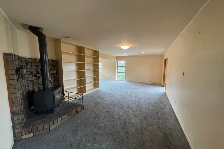 Photo of property in 27 Chatsworth Crescent, Pakuranga Heights, Auckland, 2010