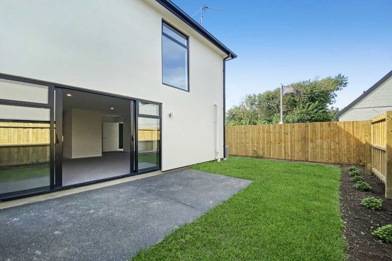 Photo of property in 2/15 Rawhiti Avenue, New Brighton, Christchurch, 8083