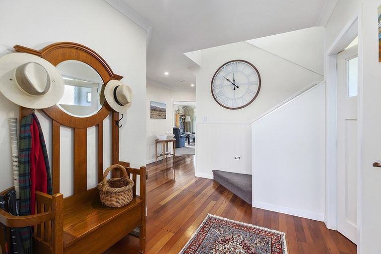 Photo of property in 33 Buckley Road, Southgate, Wellington, 6023