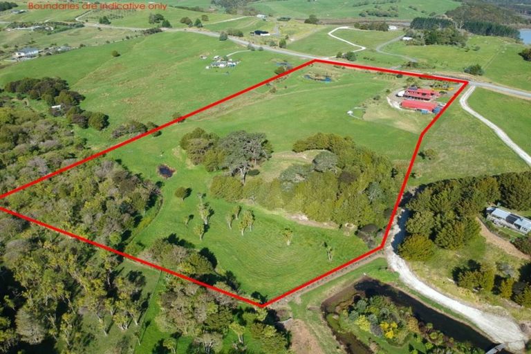 Photo of property in 352 Heatley Road, Whakapirau, Maungaturoto, 0583