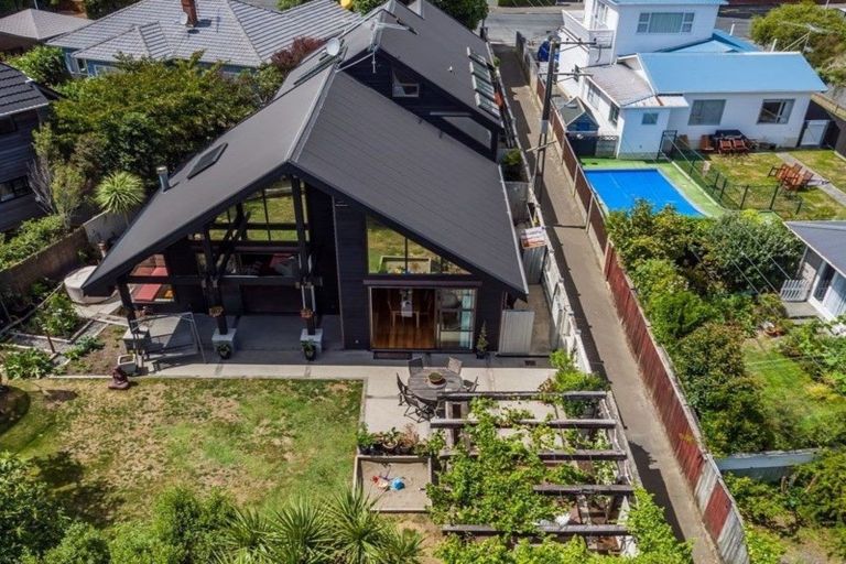 Photo of property in 374 Muritai Road, Eastbourne, Lower Hutt, 5013