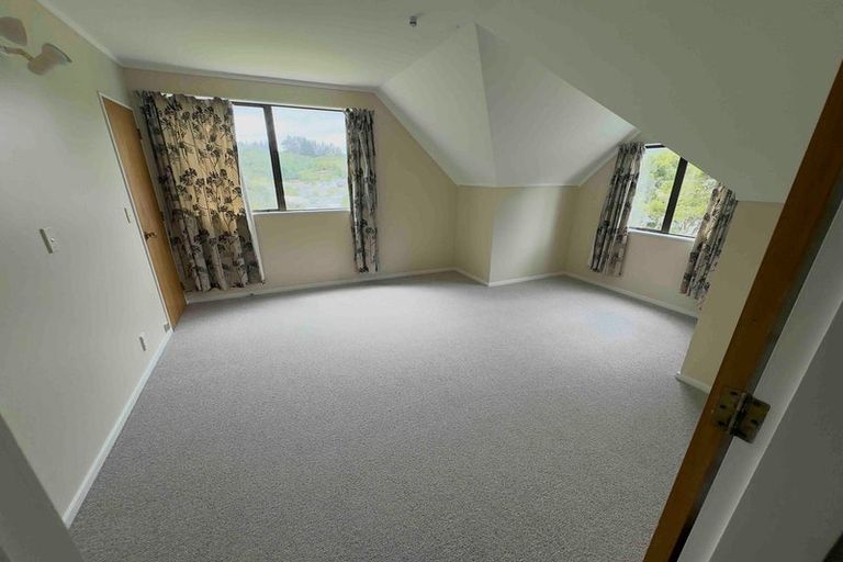 Photo of property in 3 Hastings Grove, Wainuiomata, Lower Hutt, 5014