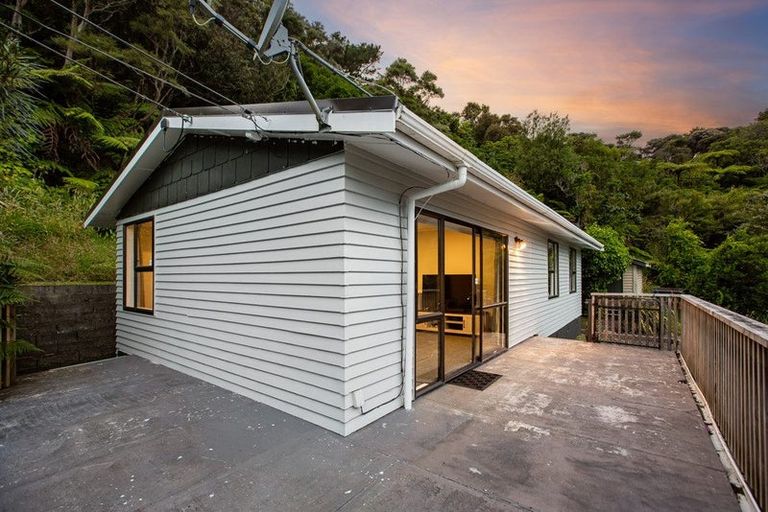 Photo of property in 32 John Street, Stokes Valley, Lower Hutt, 5019