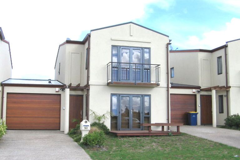 Photo of property in 50 Provence Esplanade, Te Atatu Peninsula, Auckland, 0610