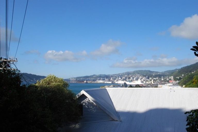 Photo of property in 6a Rangiora Avenue, Kaiwharawhara, Wellington, 6035