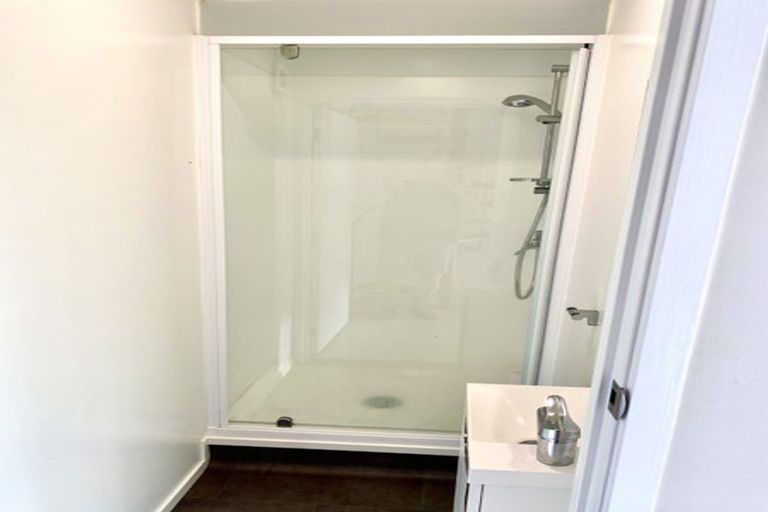 Photo of property in 37 Marellen Drive, Red Beach, 0932