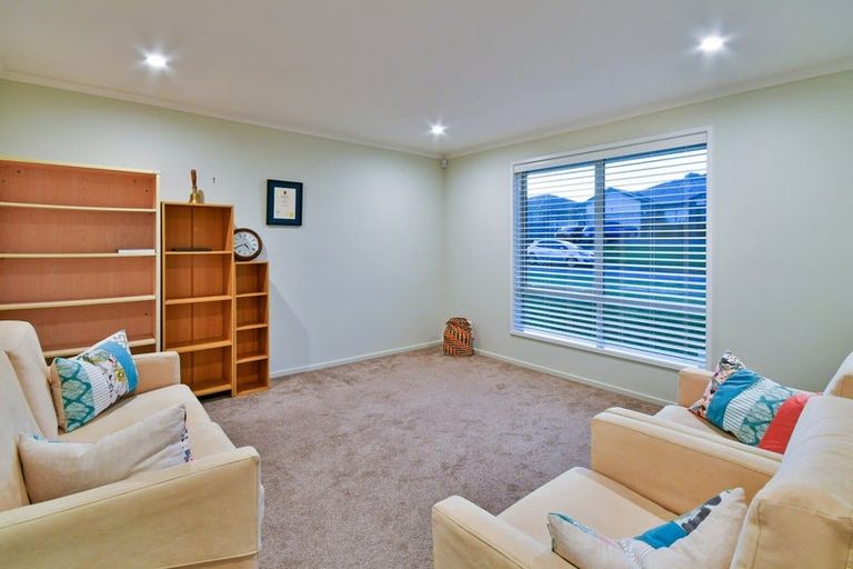Photo of property in 42 Raithburn Terrace, Pokeno, 2402