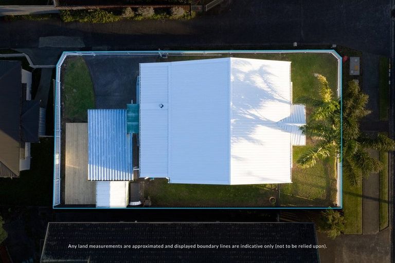 Photo of property in 1/141 Colwill Road, Massey, Auckland, 0614