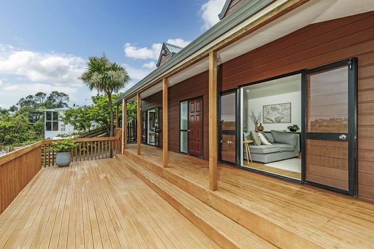 Photo of property in 2/56 Glencoe Road, Browns Bay, Auckland, 0630