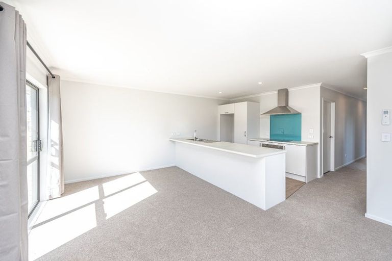 Photo of property in 6 Cross Street, Castlecliff, Whanganui, 4501