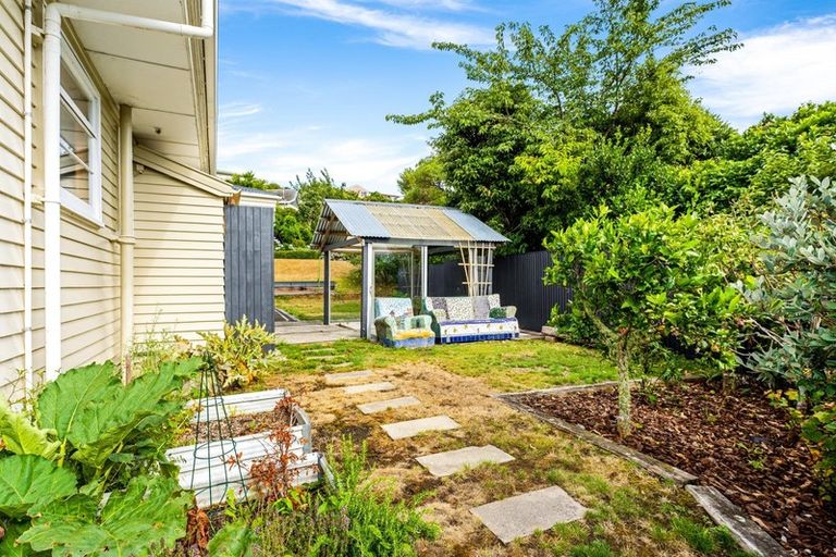 Photo of property in 111 Miromiro Road, Normandale, Lower Hutt, 5010