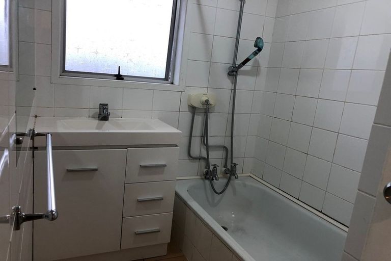 Photo of property in 423 Bucklands Beach Road, Bucklands Beach, Auckland, 2012