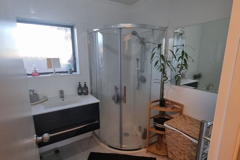 Photo of property in 2/328 Bucklands Beach Road, Bucklands Beach, Auckland, 2012