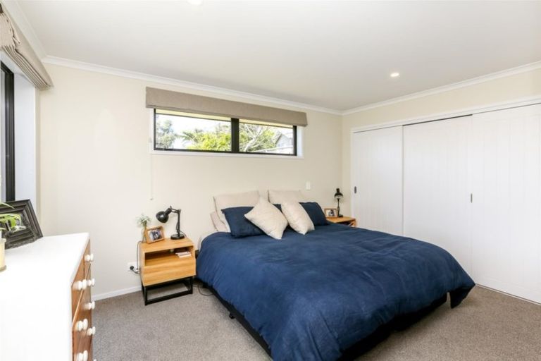 Photo of property in 3 Greenridge Lane, Merrilands, New Plymouth, 4312