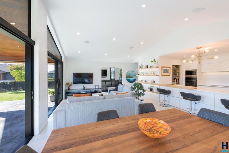 Photo of property in 4 Puketutu Grove, Motueka, 7120