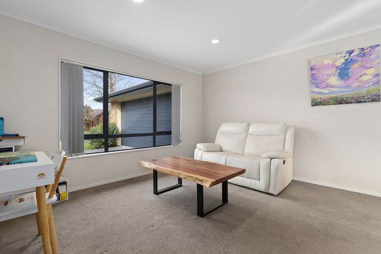 Photo of property in 38 Wiltshire Drive, Huntington, Hamilton, 3210