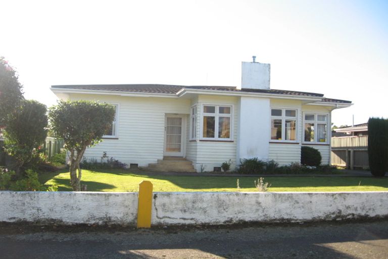 Photo of property in 235 College Street, West End, Palmerston North, 4412