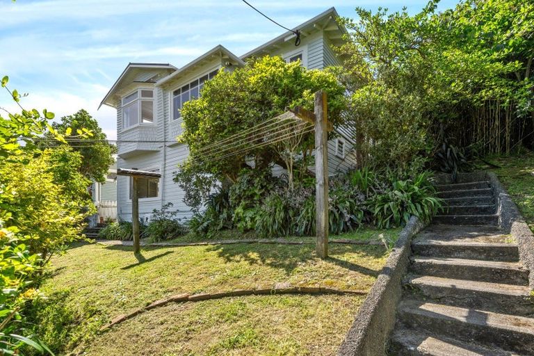 Photo of property in 11 Aranoni Street, Island Bay, Wellington, 6023