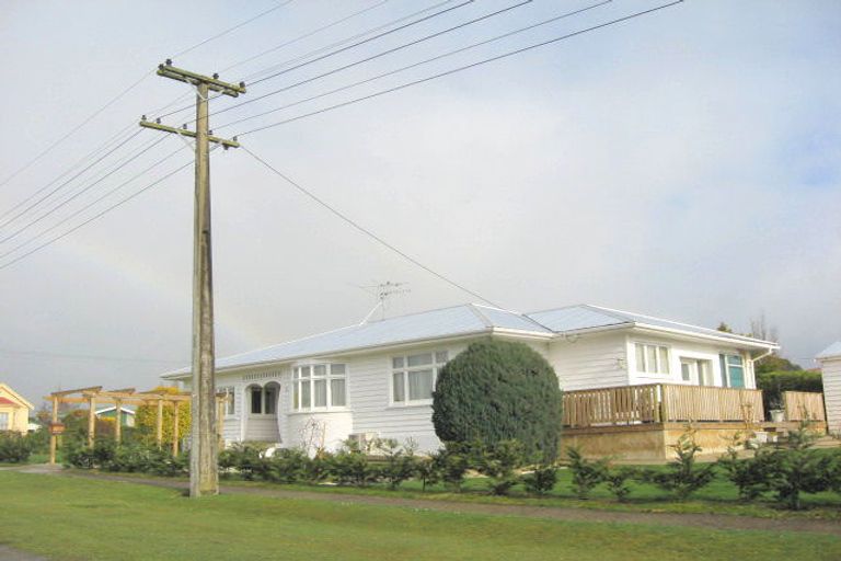 Photo of property in 6 Melvin Street, Edendale, 9825