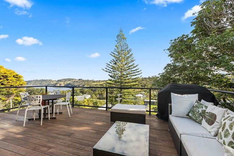 Photo of property in 3 Leigh Road, Leigh, 0985