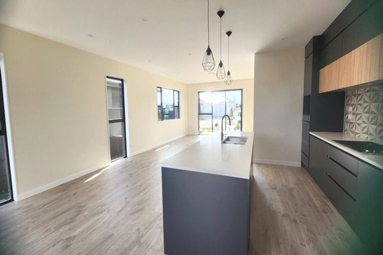 Photo of property in 17 Babina Avenue, Kumeu, 0810