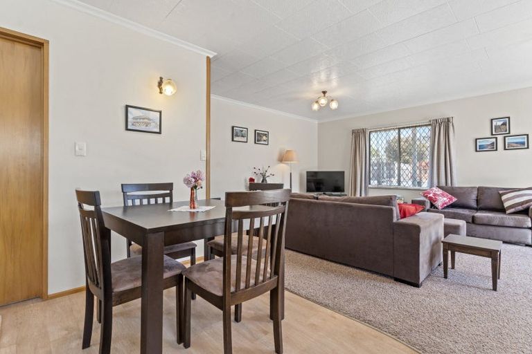 Photo of property in 3/21 Dublin Street, Martinborough, 5711