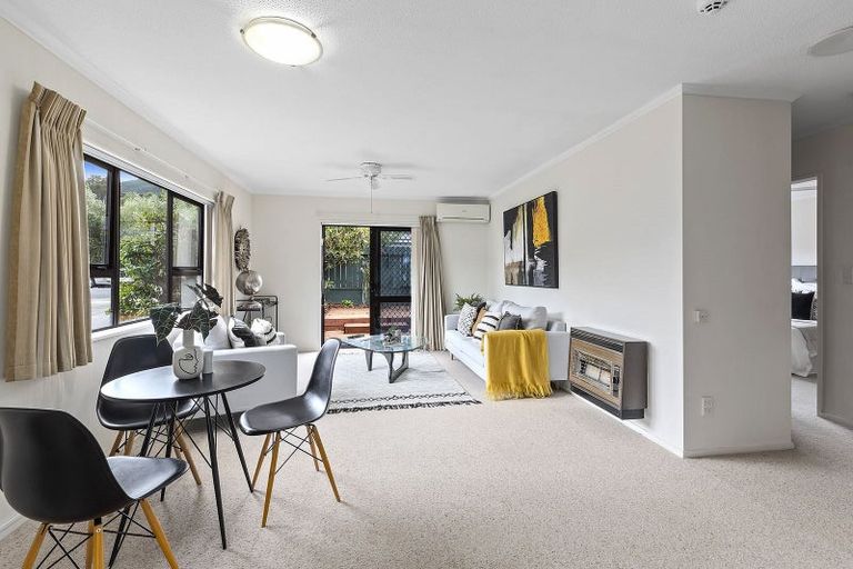 Photo of property in 29b Hinau Street, Tawa, Wellington, 5028