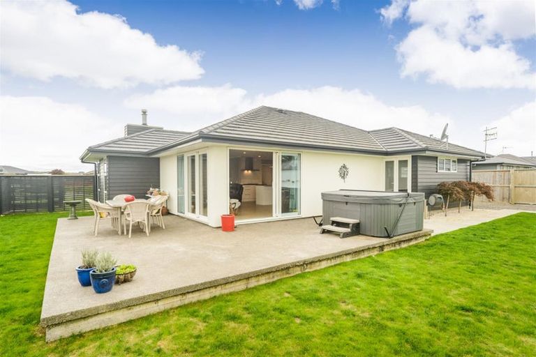 Photo of property in 19 George Street, Bulls, 4818