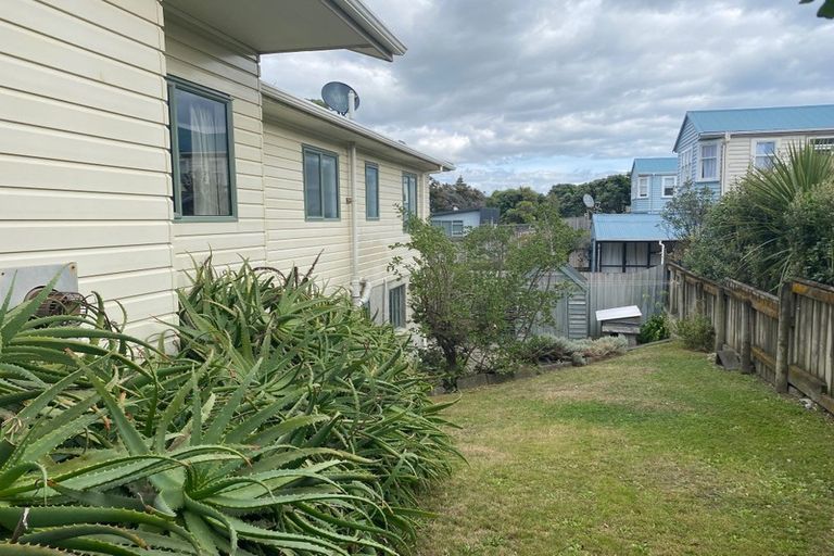 Photo of property in 71 Moana Street, Otaki Beach, Otaki, 5512