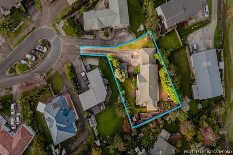 Photo of property in 9 Queen Natalie Place, Massey, Auckland, 0614