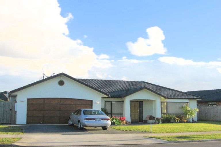 Photo of property in 73 Redcastle Drive, East Tamaki, Auckland, 2013