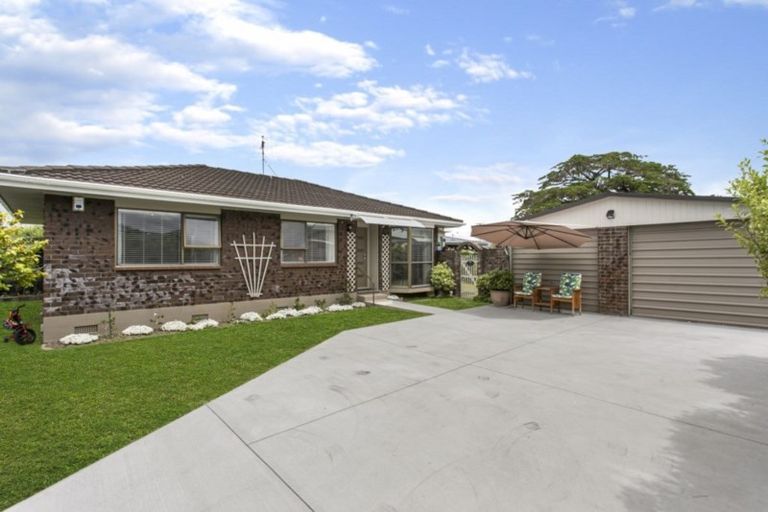 Photo of property in 42b Edward Avenue, Orewa, 0931