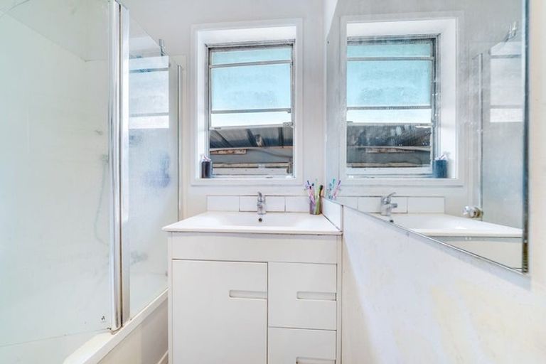 Photo of property in 471 Massey Road, Mangere East, Auckland, 2024