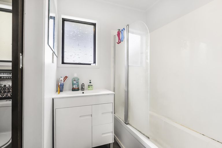 Photo of property in 28 Mcshane Street, Pukekohe, 2120