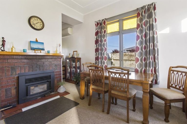 Photo of property in 28 Harris Street, Waimate, 7924