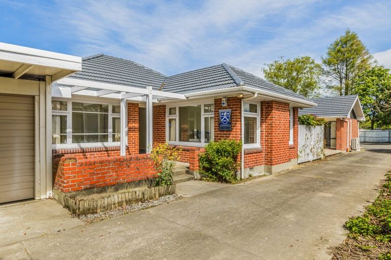 Photo of property in 213 Memorial Avenue, Burnside, Christchurch, 8053