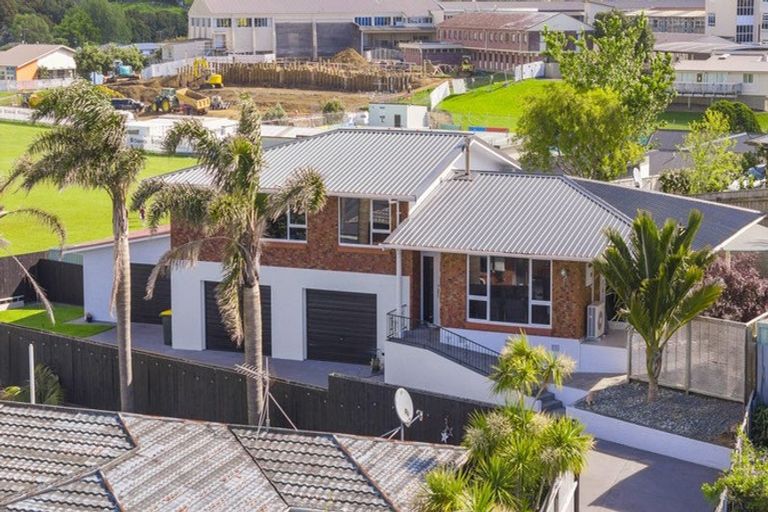 Photo of property in 12a Julian Place, Westown, New Plymouth, 4310