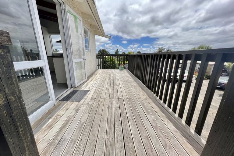 Photo of property in 1/84 Lynwood Road, New Lynn, Auckland, 0600