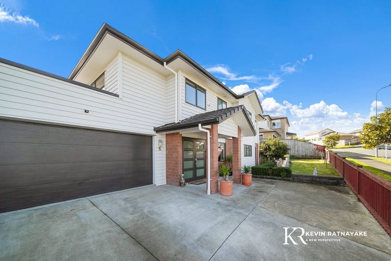 Photo of property in 5 Kereru Rise, Papakura, 2110