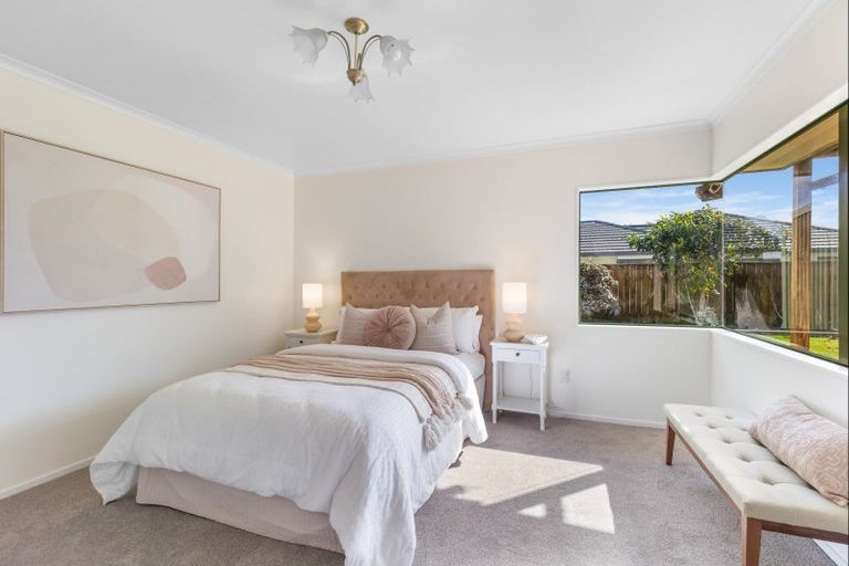 Photo of property in 13 Homewood Avenue, Levin, 5510