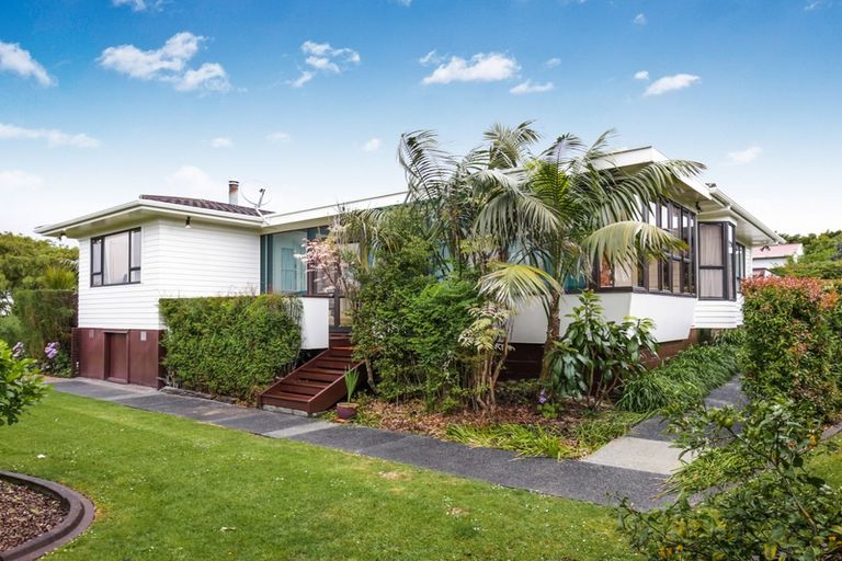 Photo of property in 202 Royal Road, Massey, Auckland, 0614
