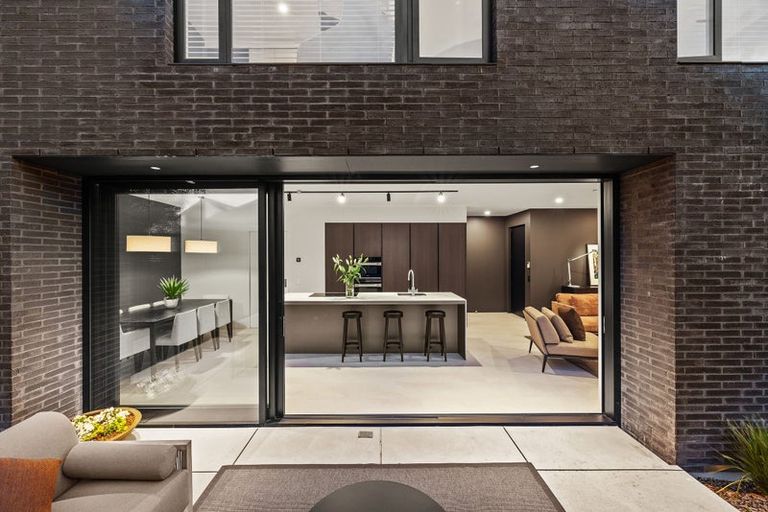 Photo of property in 12 Rhodes Street, Merivale, Christchurch, 8014