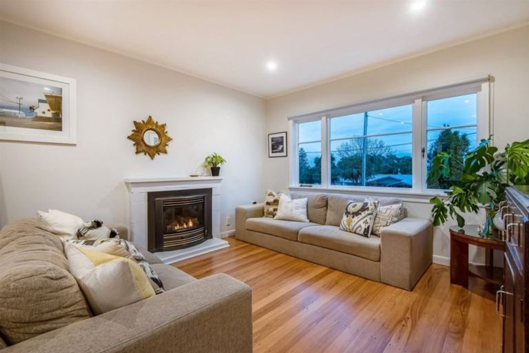 Photo of property in 1/10 Coronation Street, Belmont, Auckland, 0622